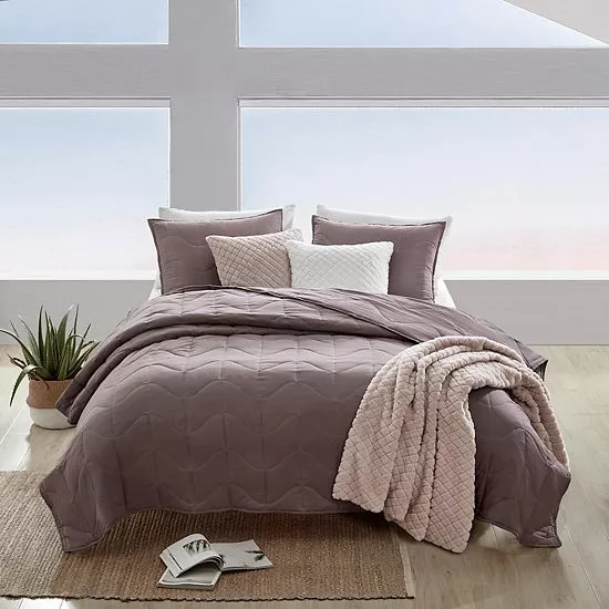 Koolaburra By UGG Koolawash Waves Quilt Set With Shams Mauve 5 Koolaburra By UGG Koolawash Waves Quilt Set With Shams Mauve - Image 5