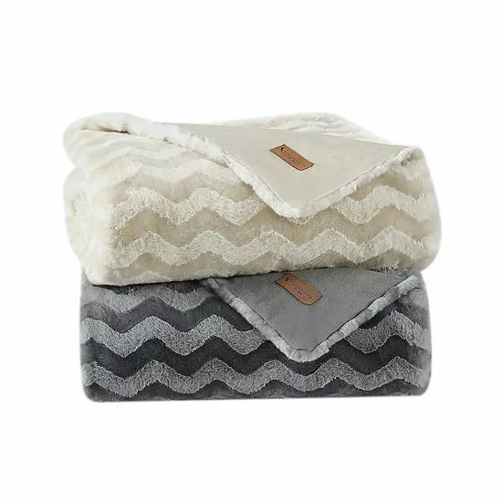 Koolaburra By UGG Mercer Faux Fur Throw Birch 4 Koolaburra By UGG Mercer Faux Fur Throw Birch - Image 4