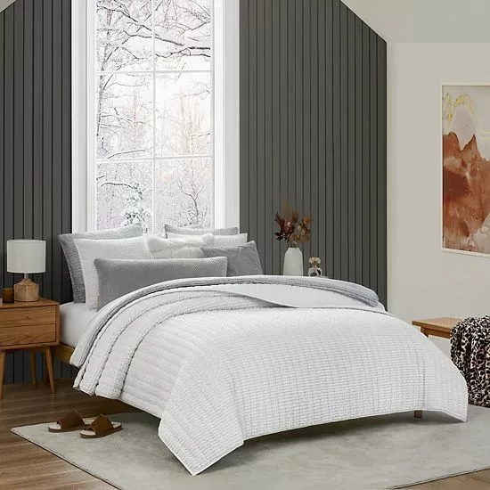 Koolaburra By UGG Talia Faux Fur Quilt Set With Shams 4 Koolaburra By UGG Talia Faux Fur Quilt Set With Shams - Image 4