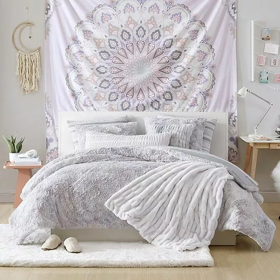 Koolaburra By UGG Bella Faux Fur Comforter Set With Shams Frost Gray 9 Koolaburra By UGG Bella Faux Fur Comforter Set With Shams Frost Gray - Image 9