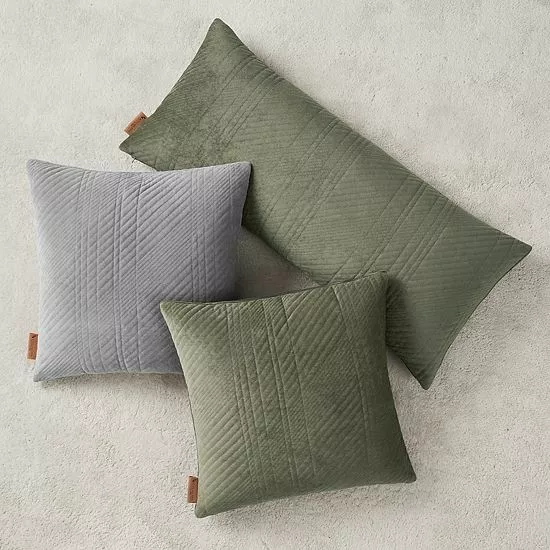 Koolaburra By UGG Lona Throw Pillow Verdent 4 Koolaburra By UGG Lona Throw Pillow Verdent - Image 4