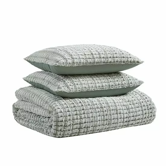 Koolaburra By UGG Finch Faux Fur Comforter Set With Shams 3 Koolaburra By UGG Finch Faux Fur Comforter Set With Shams - Image 3