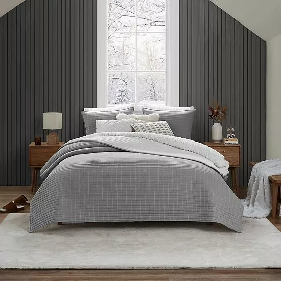 Koolaburra By UGG Sander Quilt Set With Shams Navy 1 Koolaburra By UGG Sander Quilt Set With Shams Navy